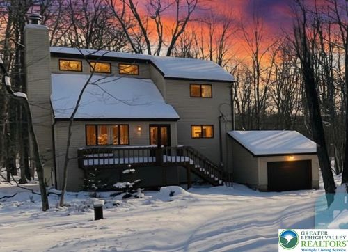 19 Livingston Ln, Clifton Township, PA, 18424-8992 | Card Image