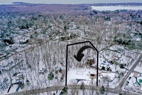 37 Christian Ave, Setauket, NY, 11733-1462 | Card Image