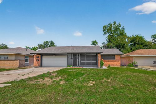 627 Edgebrook Dr, Houston, TX, 77034-2011 | Card Image