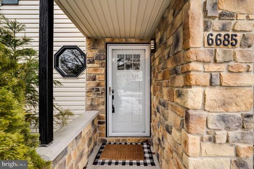 6685 Jefferson Ct, New Tripoli, PA, 18066-3654 | Card Image