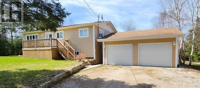 9 Oak Cres, House other with 3 bedrooms, 1 bathrooms and null parking in Cormack NL | Image 4