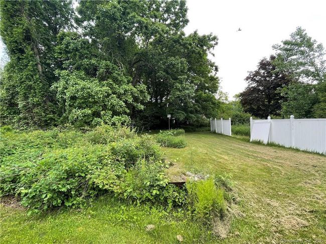 437 Putnam Rd, House other with 2 bedrooms, 2 bathrooms and null parking in Danielson CT | Image 24