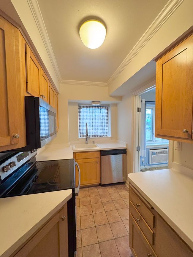 APT-2E - 2623 Central St, Condo with 2 bedrooms, 1 bathrooms and null parking in Evanston IL | Image 10