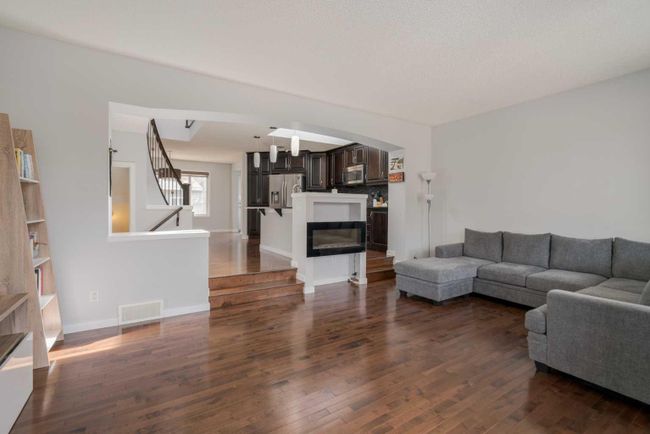 34 Auburn Bay Gardens Se, Home with 3 bedrooms, 3 bathrooms and 2 parking in Calgary AB | Image 3