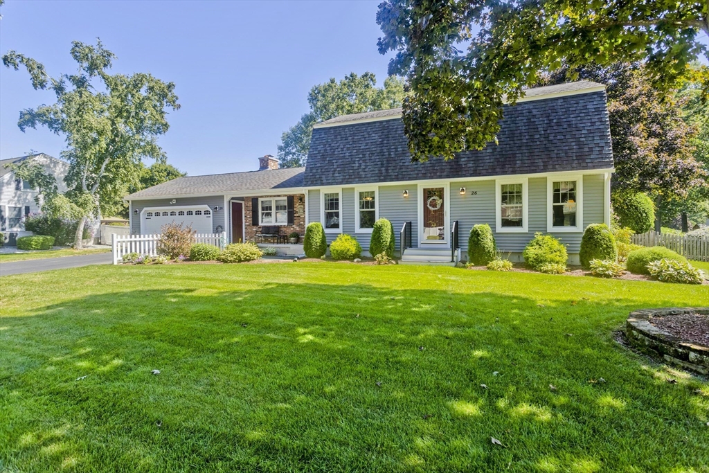 Morningside Cir, Feeding Hills, MA 01030