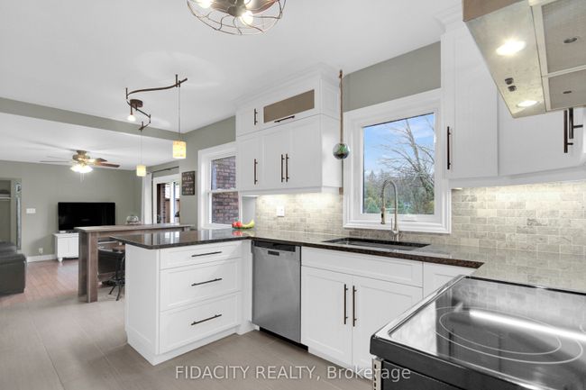 6657 Bluebird St, House other with 3 bedrooms, 3 bathrooms and 4 parking in Kars ON | Image 16