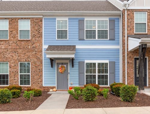 226 Mansfield Dr, Gallatin, TN, 37066-2710 | Card Image