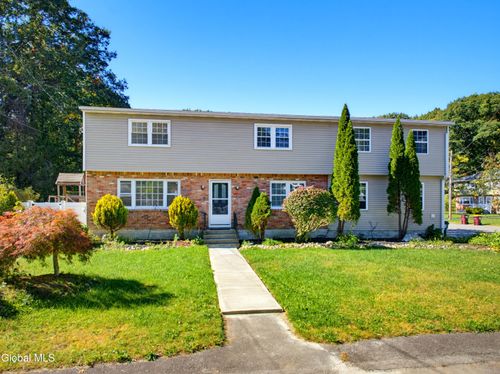 8 Emerson Dr, Latham, NY, 12110-4928 | Card Image