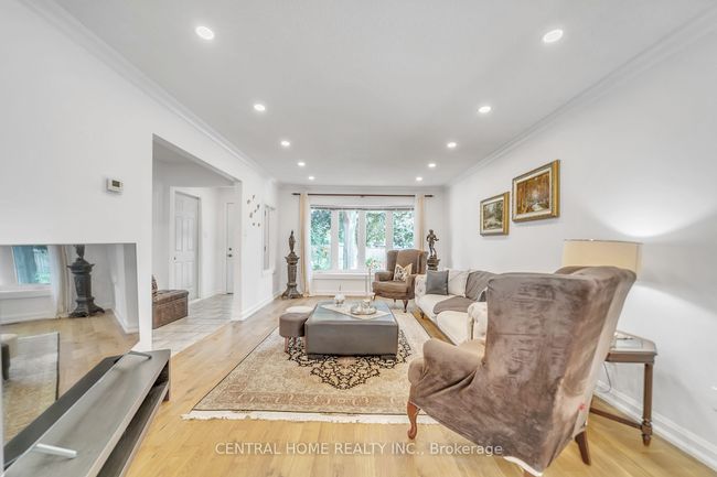 20 Hollis Cres, House other with 4 bedrooms, 3 bathrooms and 4 parking in Holland Landing ON | Image 9