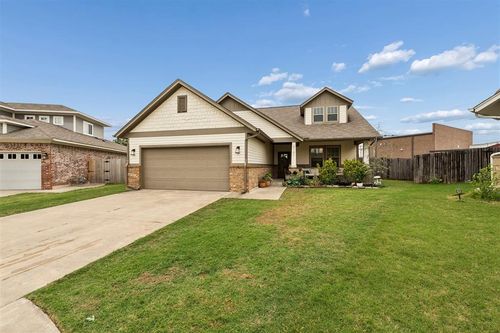2101 Cox Ln, Moore, OK, 73160-3426 | Card Image