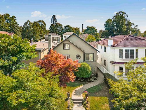 2690 Kitchener St, Vancouver, BC, V5K3C8 | Card Image