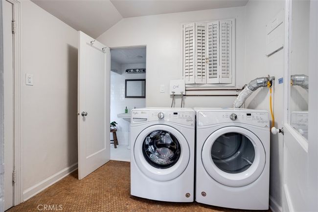 2256 Bronson Hill Dr, House other with 2 bedrooms, 2 bathrooms and 2 parking in Los Angeles CA | Image 24