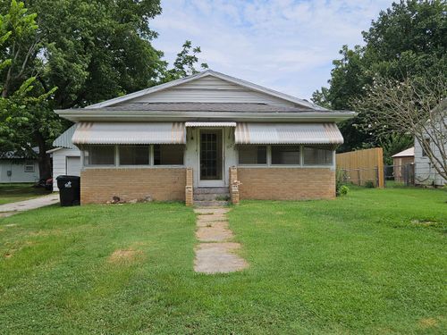302 S Chicago Avenue, Marionville, MO, 65705 | Card Image