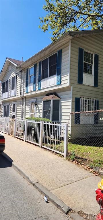 Walnut St, Yonkers, NY 10701