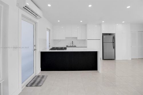 apt-12-2700 Ne 135th St, North Miami, FL, 33181-3578 | Card Image