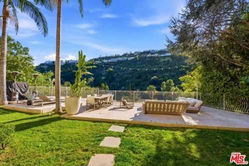 7546 Devista Dr, Los Angeles, CA, 90046-1711 | Card Image