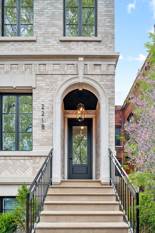 ph-2218 N Burling St, CHICAGO, IL, 60614-3712 | Card Image