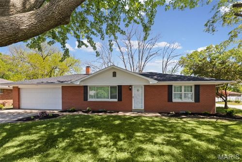 40 Joseph Dr, Fairview Heights, IL, 62208-2804 | Card Image