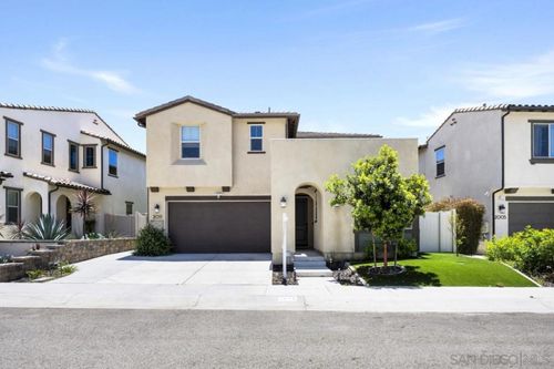 2011 Copernicus Ct, Escondido, CA, 92026-1153 | Card Image