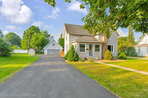 415 W Lake St, South Lyon, MI, 48178-1308 | Card Image