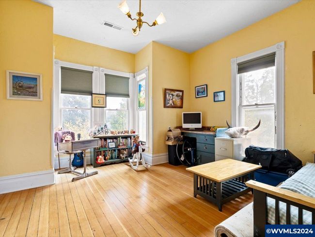 1006 Pine St, House other with 4 bedrooms, 2 bathrooms and null parking in Silverton OR | Image 31
