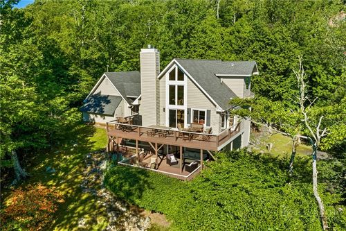 569 Shelter Rock Cir, Sugar Mountain, NC, 28604-9699 | Card Image