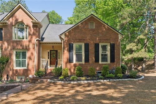 100 Weatherburne Dr, Roswell, GA, 30076-2254 | Card Image