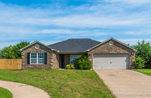 2708 W Fredericksburg St, Broken Arrow, OK, 74011-6116 | Card Image