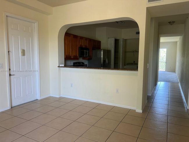 APT-211 - 3500 Oaks Clubhouse Dr, Condo with 3 bedrooms, 2 bathrooms and null parking in Pompano Beach FL | Image 6