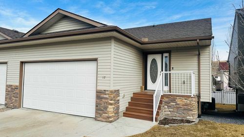 17 Garden Way, Drumheller, AB, T0J0Y5 | Card Image