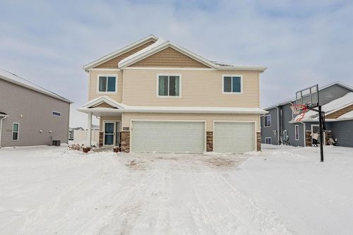 1705 2nd Ave Ne, Barnesville, MN, 56514-3513 | Card Image