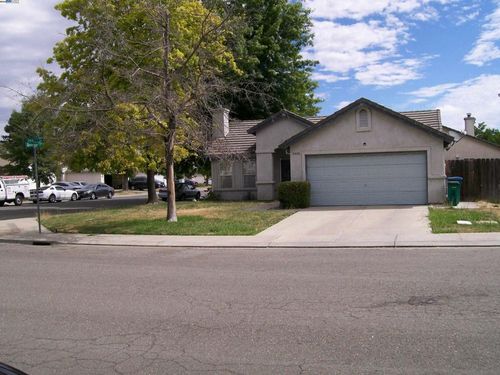 5576 Zaca Ln, Stockton, CA, 95210-6726 | Card Image