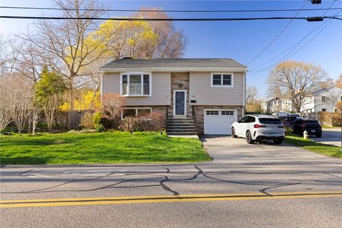 132 Ruggles Ave, Newport, RI, 02840-4348 | Card Image
