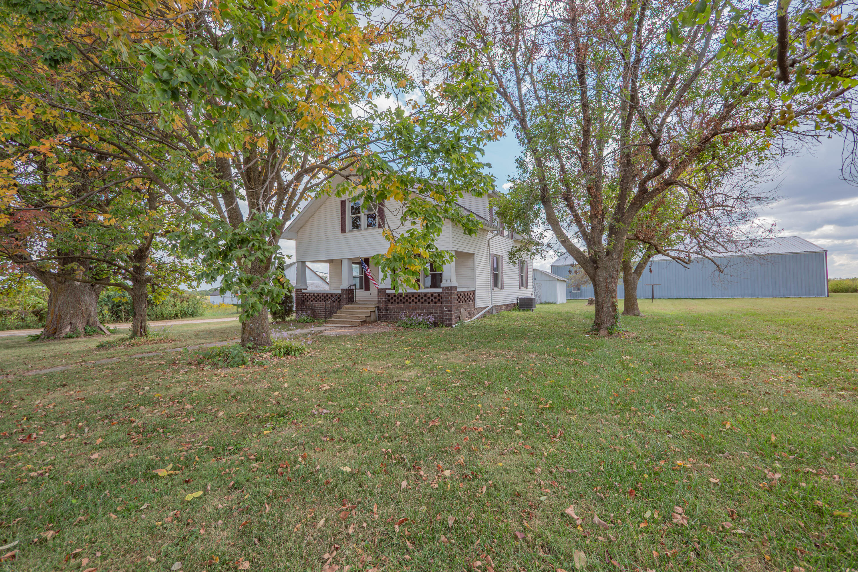 Highway M , Moberly, MO 65270