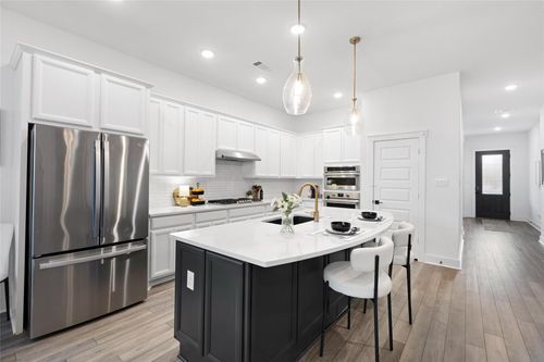 18526 Parkland Row Dr, Cypress, TX, 77433-8424 | Card Image