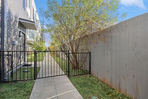 109-4640 Munger Ave, Dallas, TX, 75204-7321 | Card Image