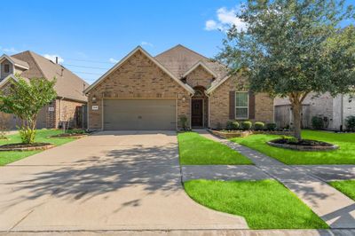 6710 Greenwood Valley Place, House other with 3 bedrooms, 2 bathrooms and null parking in Katy TX | Image 2