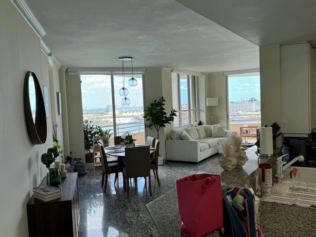 APT-1912 - 888 Brickell Key Dr, Condo with 2 bedrooms, 3 bathrooms and null parking in Miami FL | Image 28