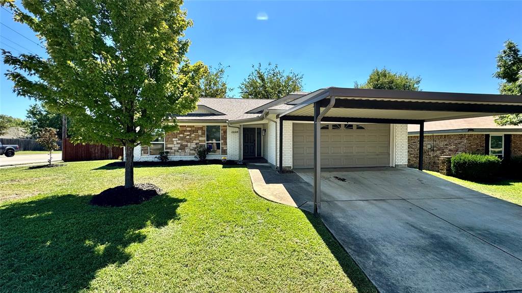 Moss Ln, Watauga, TX 76148