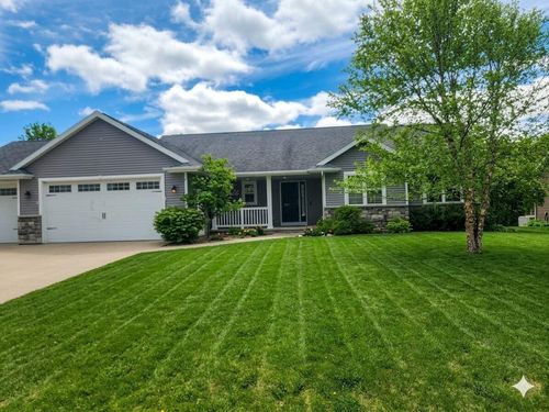 802 Sundial Lane, NEENAH, WI, 54956 | Card Image