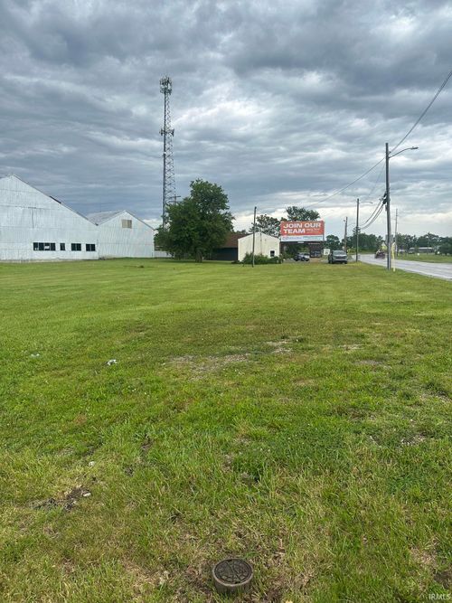 1018 Washington St, Hartford City, IN, 47348-2387 | Card Image