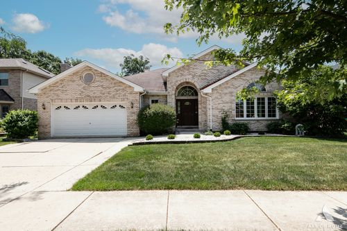 1196 Covington Dr, Lemont, IL, 60439-8590 | Card Image