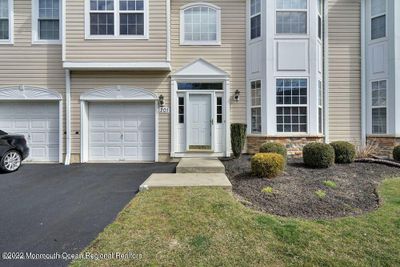 201 Shinnecock Drive, Condo with 3 bedrooms, 2 bathrooms and null parking in Manalapan NJ | Image 2