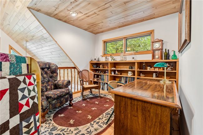 Loft seating area | Image 14