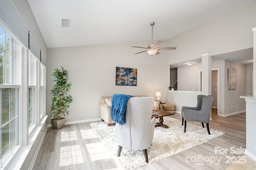 129 Bosburg Dr, Mooresville, NC, 28115-5229 | Card Image