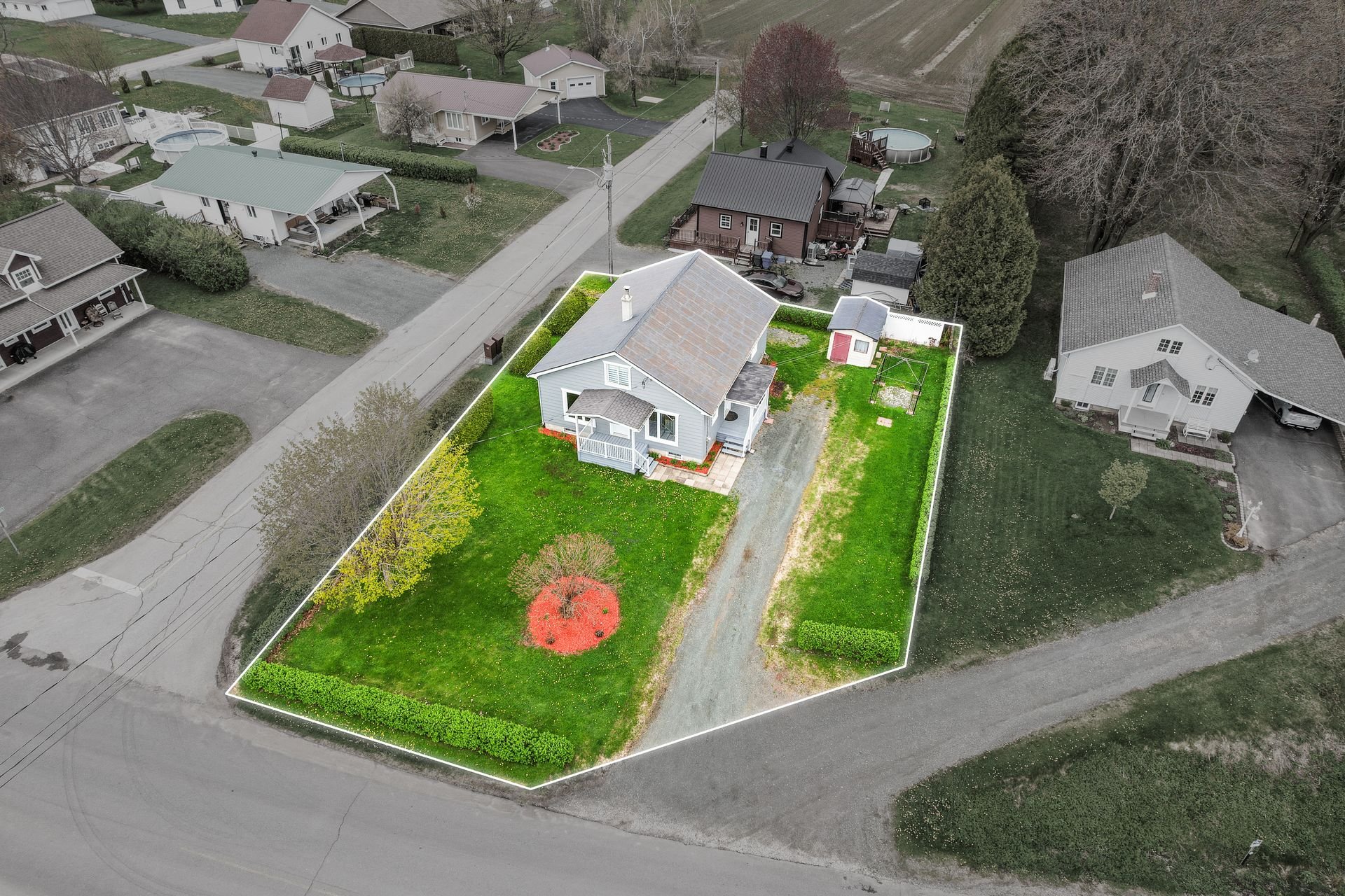Residential in Saint-Léonard-d'Aston 4