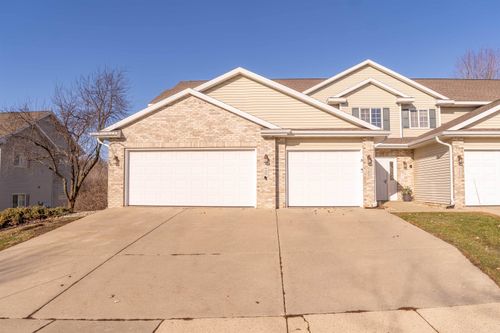 205 Parador Pl, Cottage Grove, WI, 53527-9171 | Card Image