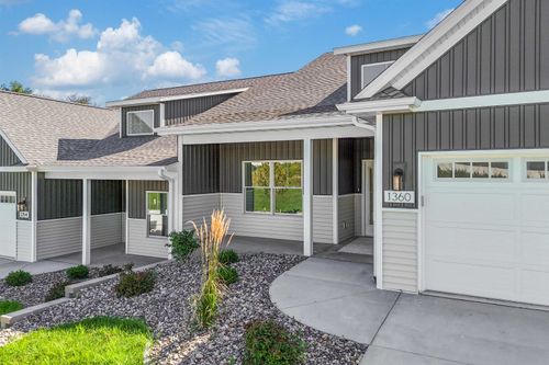 1360 Heights Ct, Bettendorf, IA, 52722-4295 | Card Image