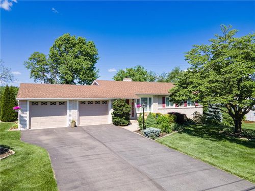 116 Oxford Dr, Palmer Twp, PA, 18045-1940 | Card Image
