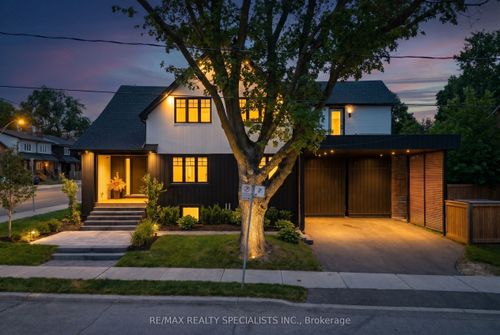 997 Mount Pleasant Rd, Toronto, ON, M4P2L9 | Card Image